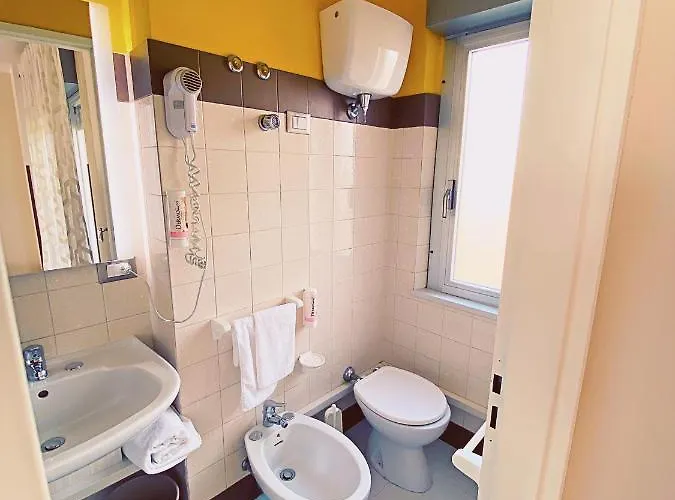 Alojamento de Acomodação e Pequeno-almoço Residenza Felix *