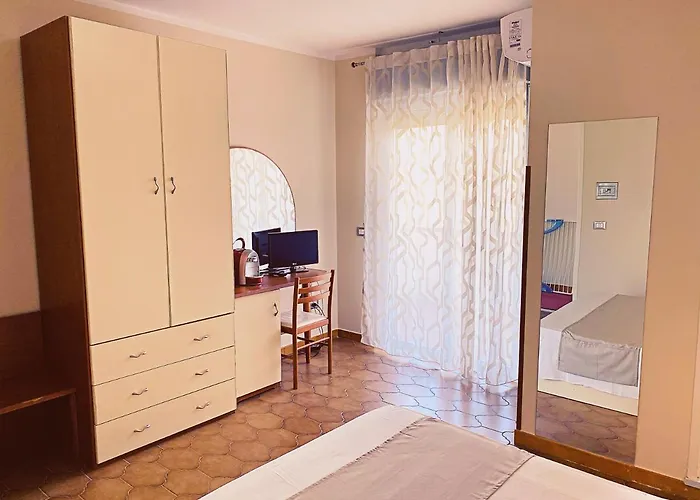 Alojamento de Acomodação e Pequeno-almoço Residenza Felix *